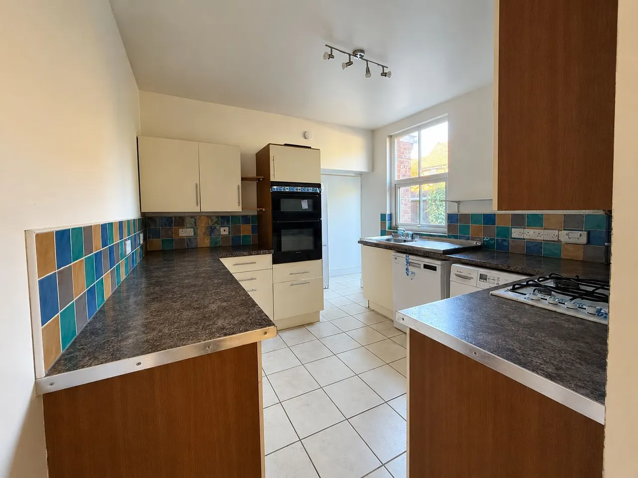 Brook End, Weston Turville, HP22, photo 2
