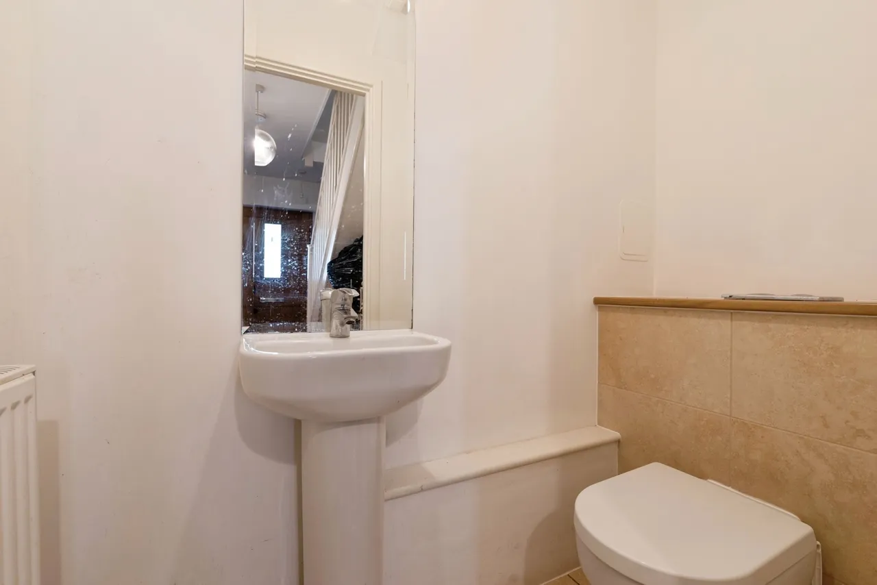 New Mossford Way, ILFORD, Essex, IG6, photo 9