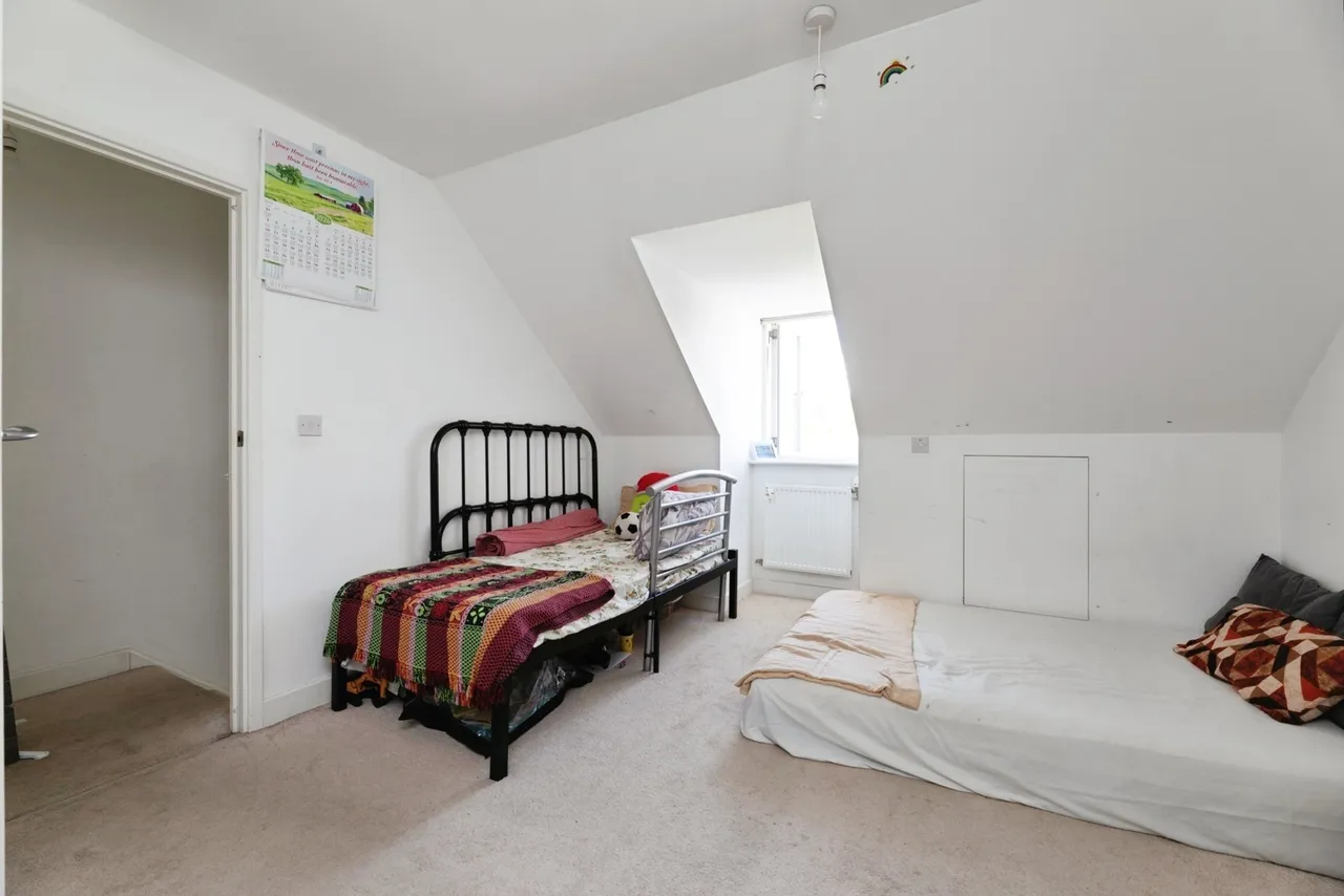 New Mossford Way, ILFORD, Essex, IG6, photo 12