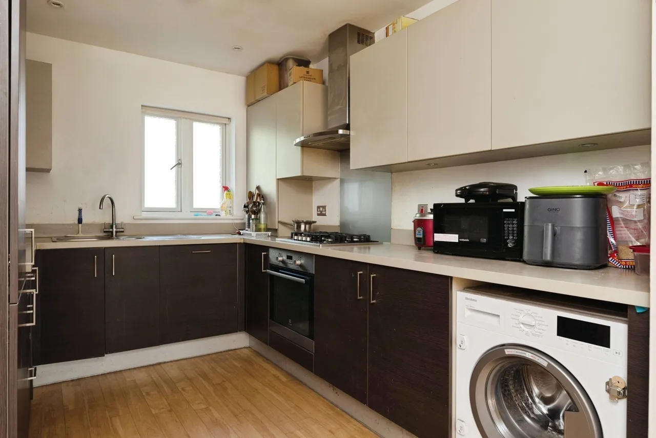 New Mossford Way, ILFORD, Essex, IG6, photo 8