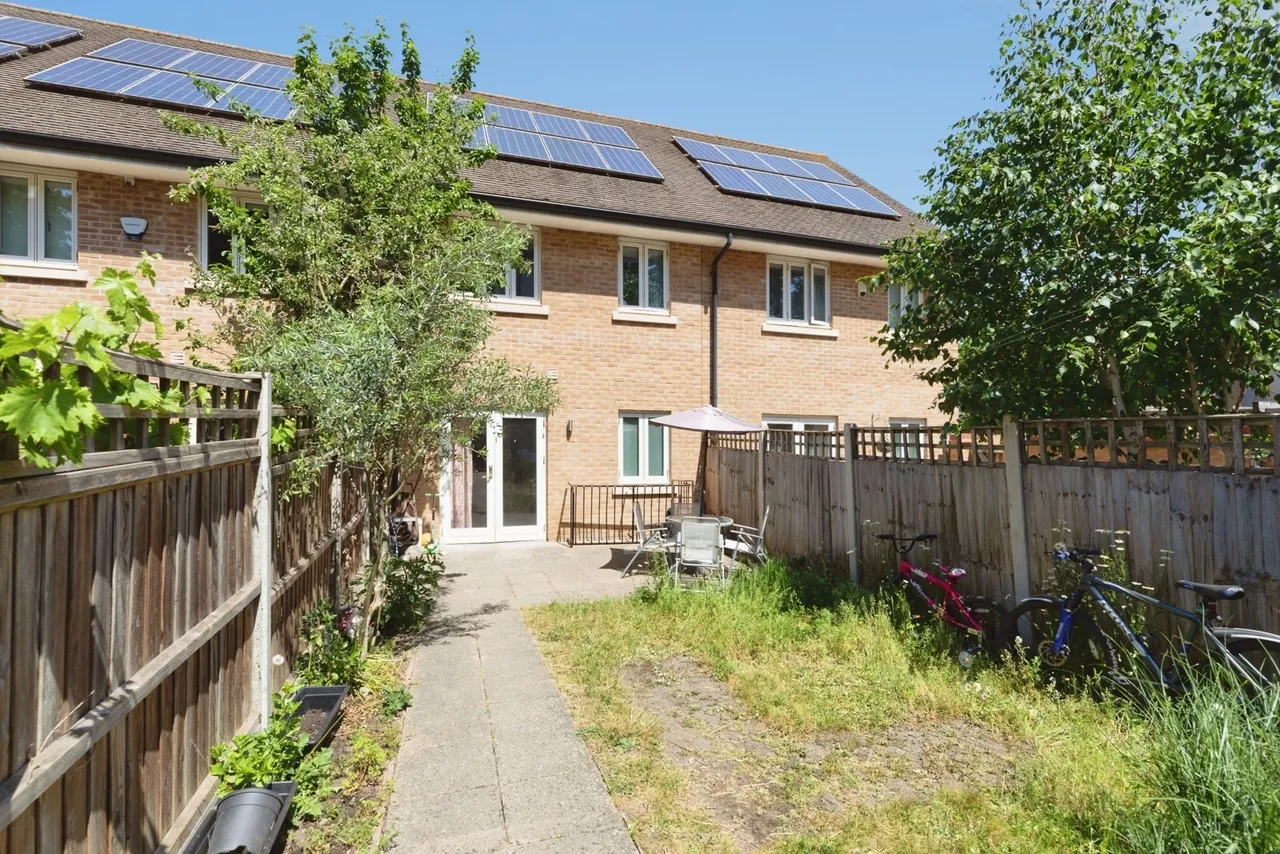 New Mossford Way, ILFORD, Essex, IG6, photo 17