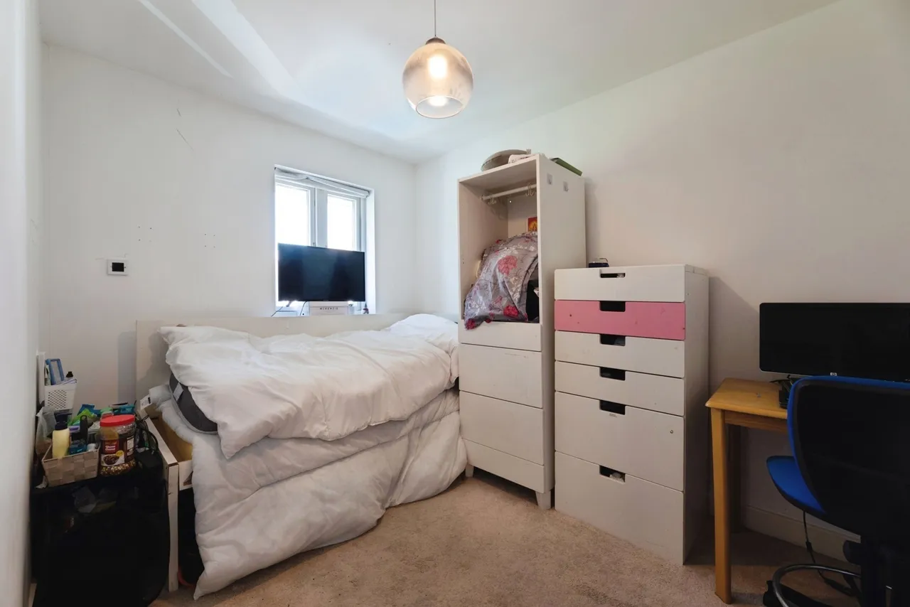 New Mossford Way, ILFORD, Essex, IG6, photo 11