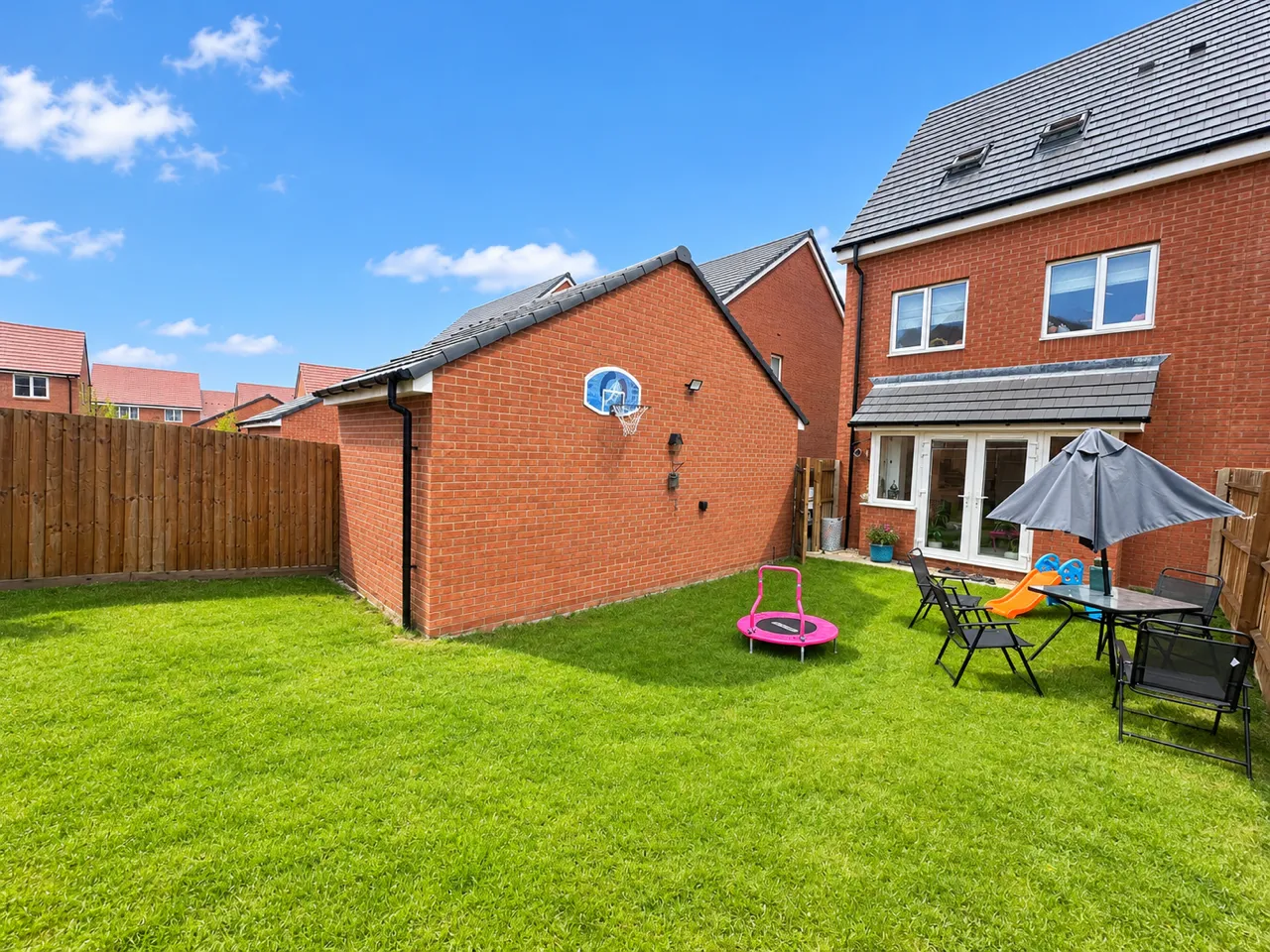 Abbots Drive, Oadby, LE2, photo 11
