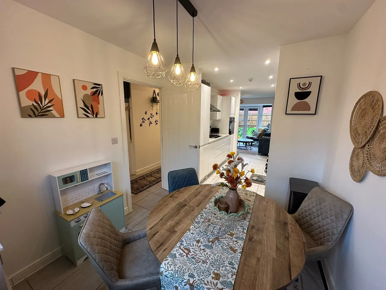Abbots Drive, Oadby, LE2, photo 3