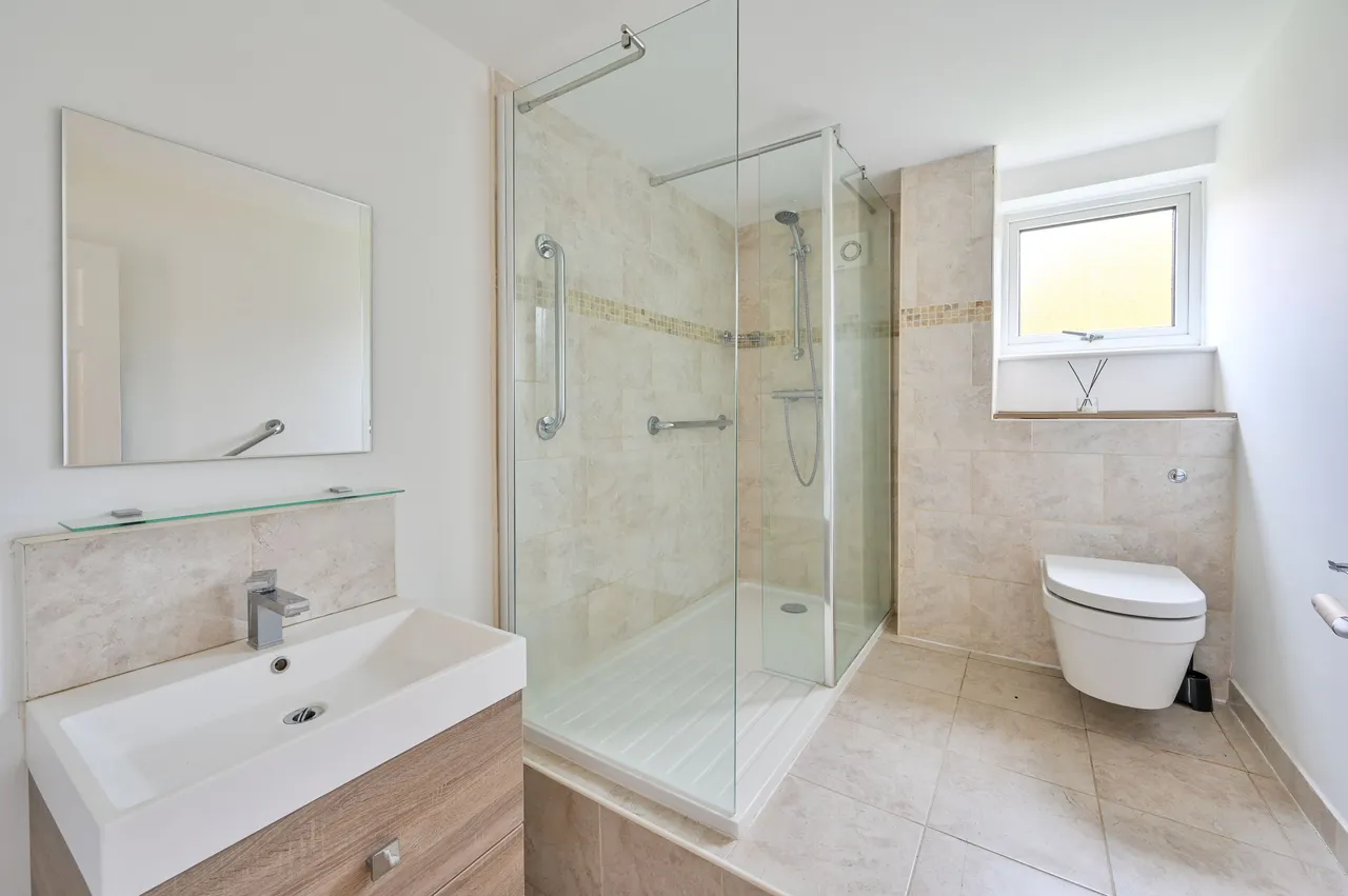 22 The Shimmings, Boxgrove Road, Guildford, photo 6