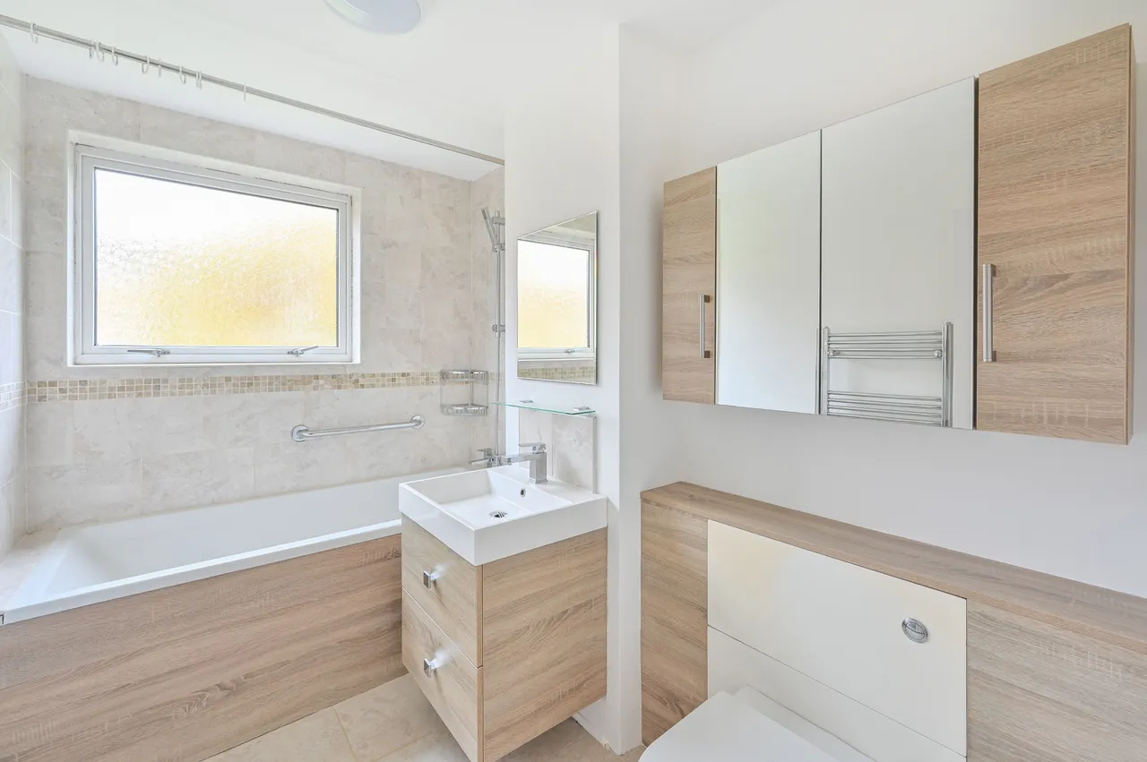 22 The Shimmings, Boxgrove Road, Guildford, photo 7