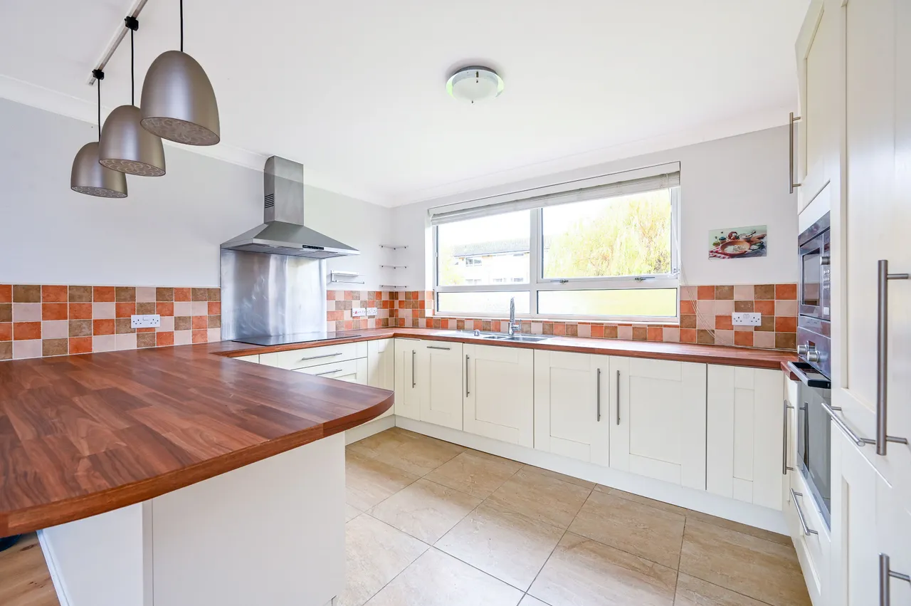 22 The Shimmings, Boxgrove Road, Guildford, photo 4