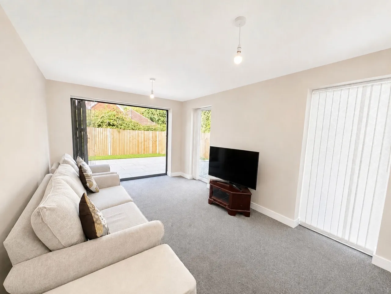 Swaythling Road, West End, SO18, photo 2