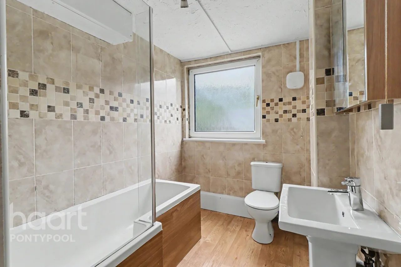Viaduct Court, Pontypool, NP4, photo 9