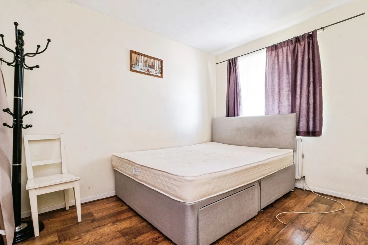 Woodget Close, Beckton, London, E6, photo 6