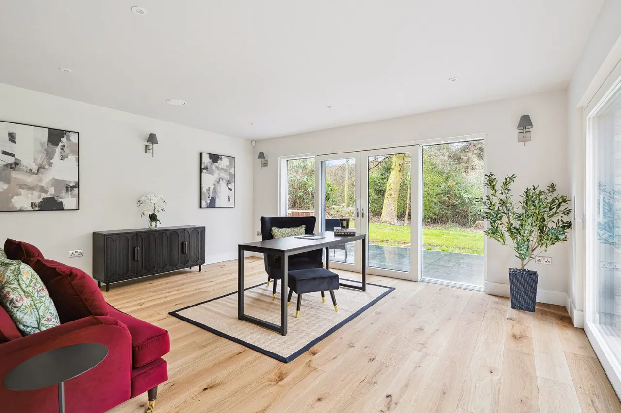 Whitmore Vale Road, Hindhead, Surrey, GU26 6JA, photo 7