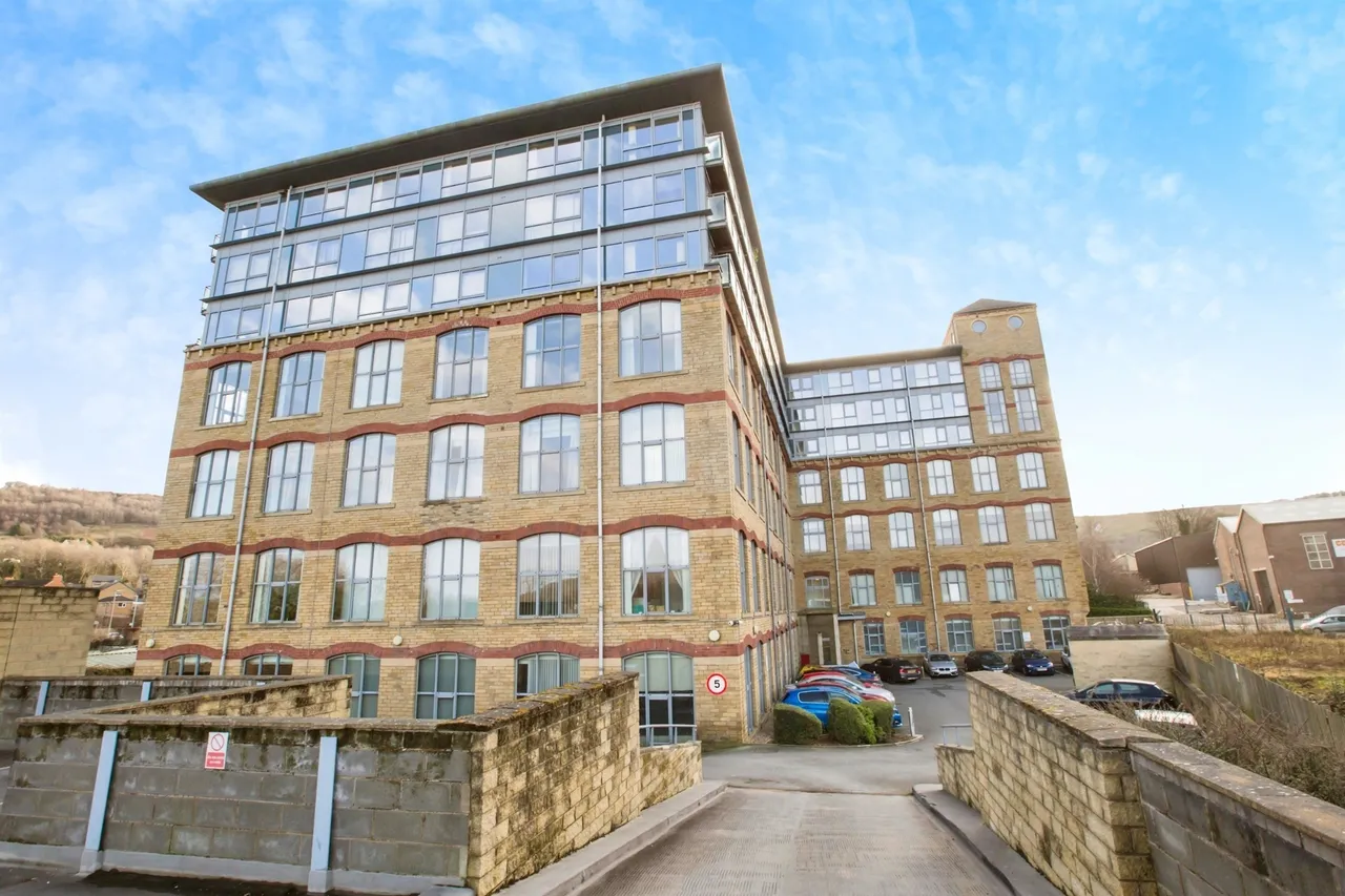 Dewsbury Road, Elland, HX5, photo 11