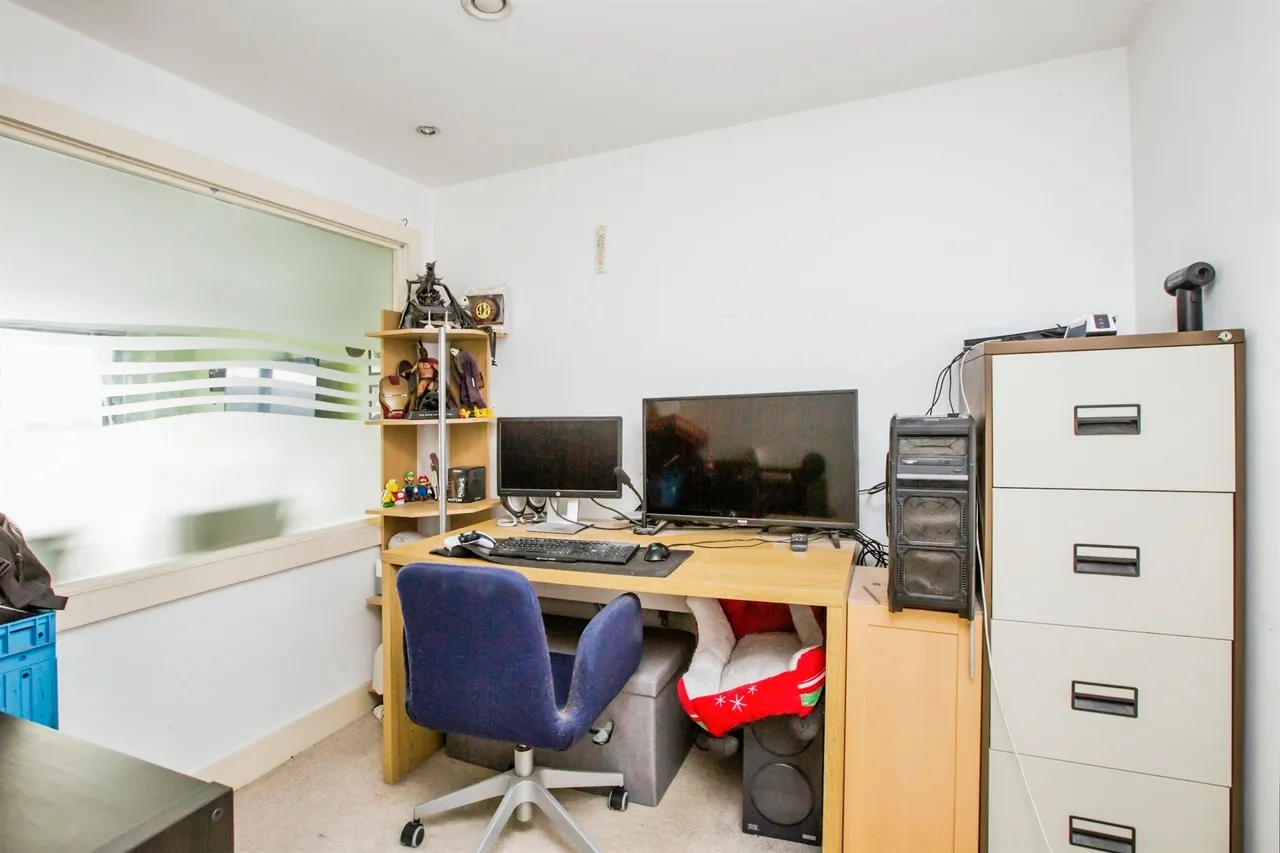 Dewsbury Road, Elland, HX5, photo 9