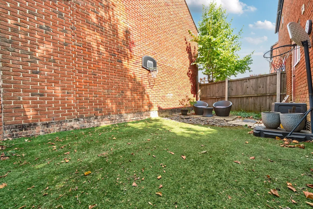 Globe Pond Road, Canada Water, London, SE16, photo 6