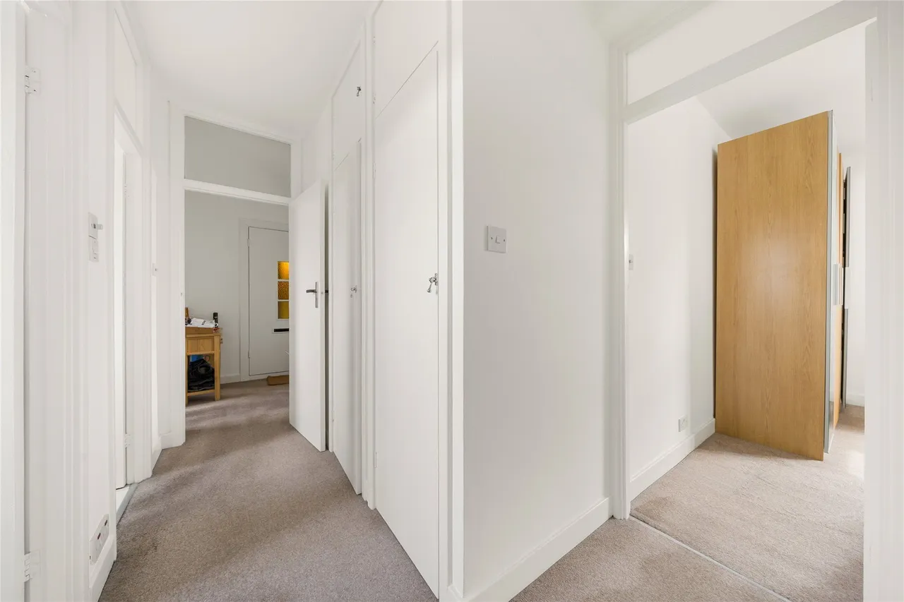 The Crescent, Surbiton, KT6, photo 6