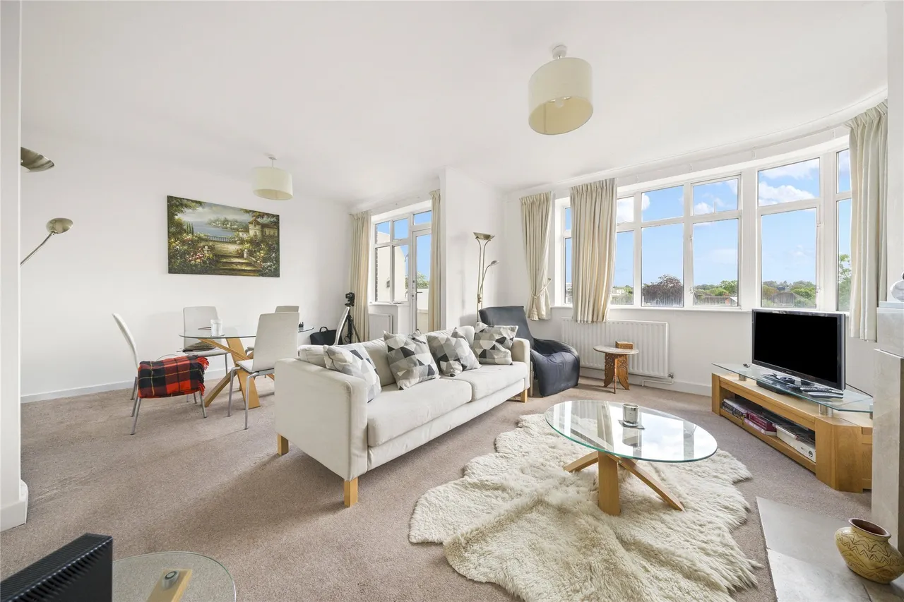 The Crescent, Surbiton, KT6, photo 4