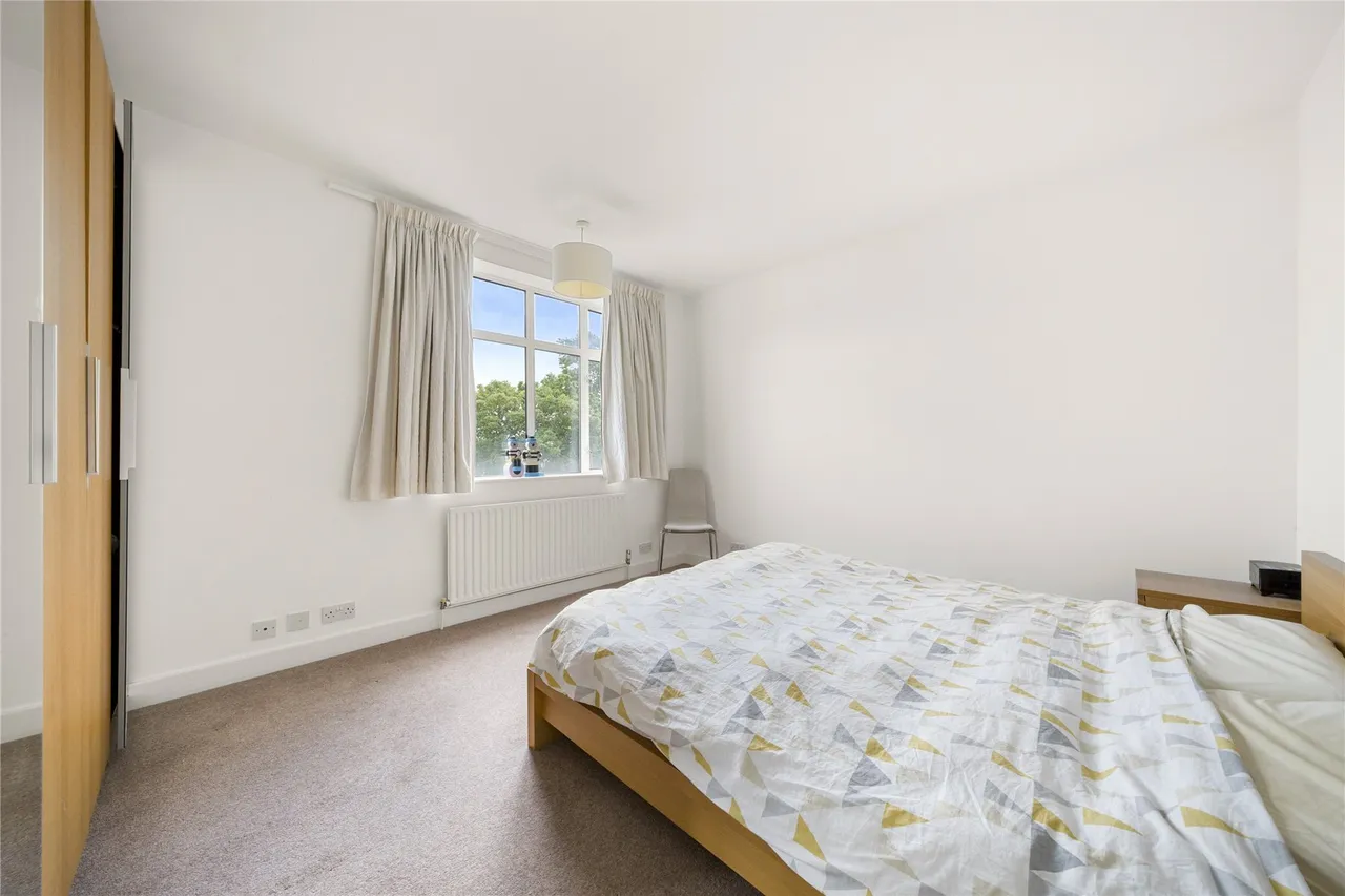 The Crescent, Surbiton, KT6, photo 7