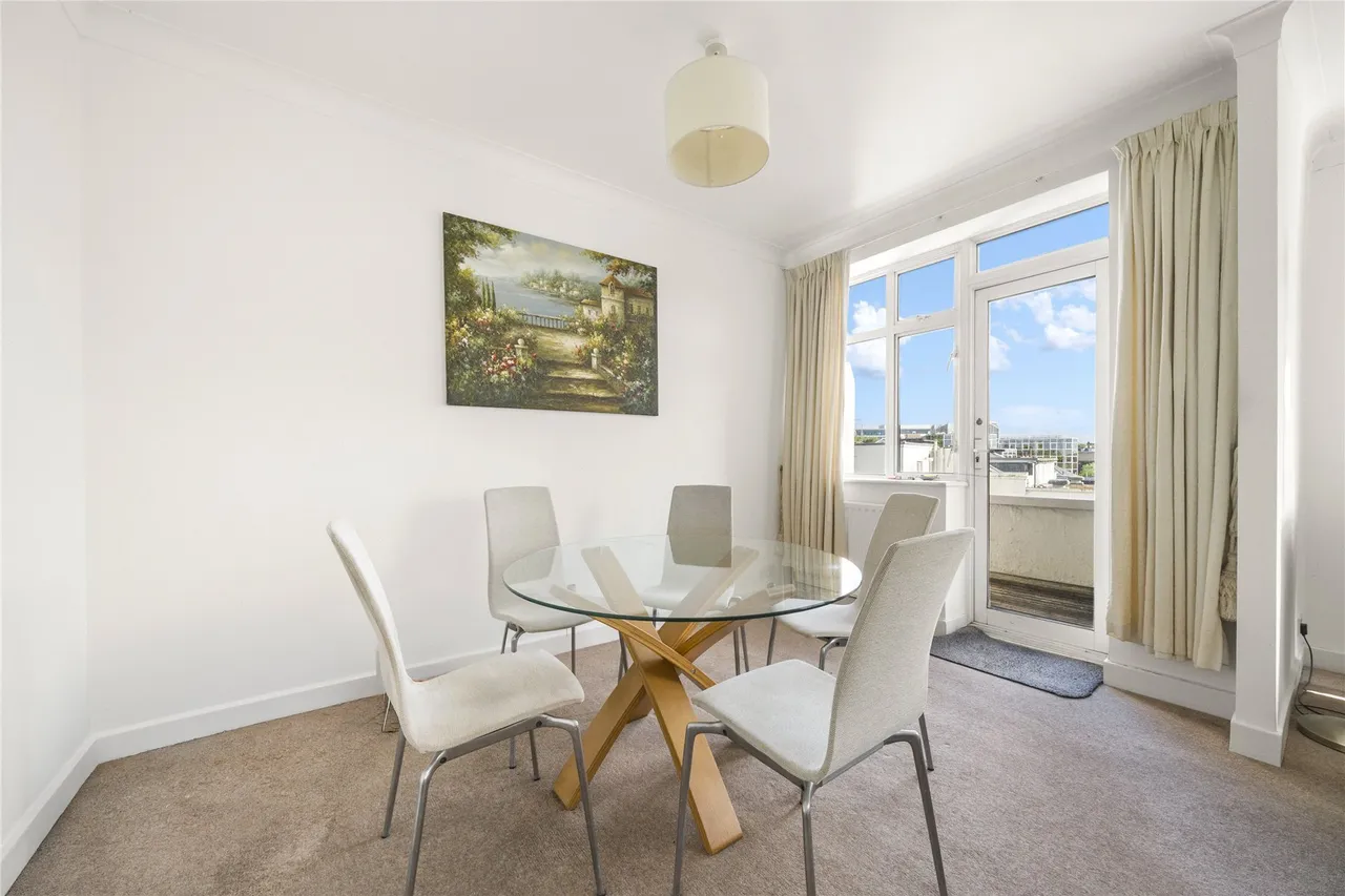 The Crescent, Surbiton, KT6, photo 9