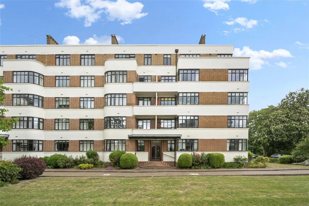The Crescent, Surbiton, KT6, photo 11