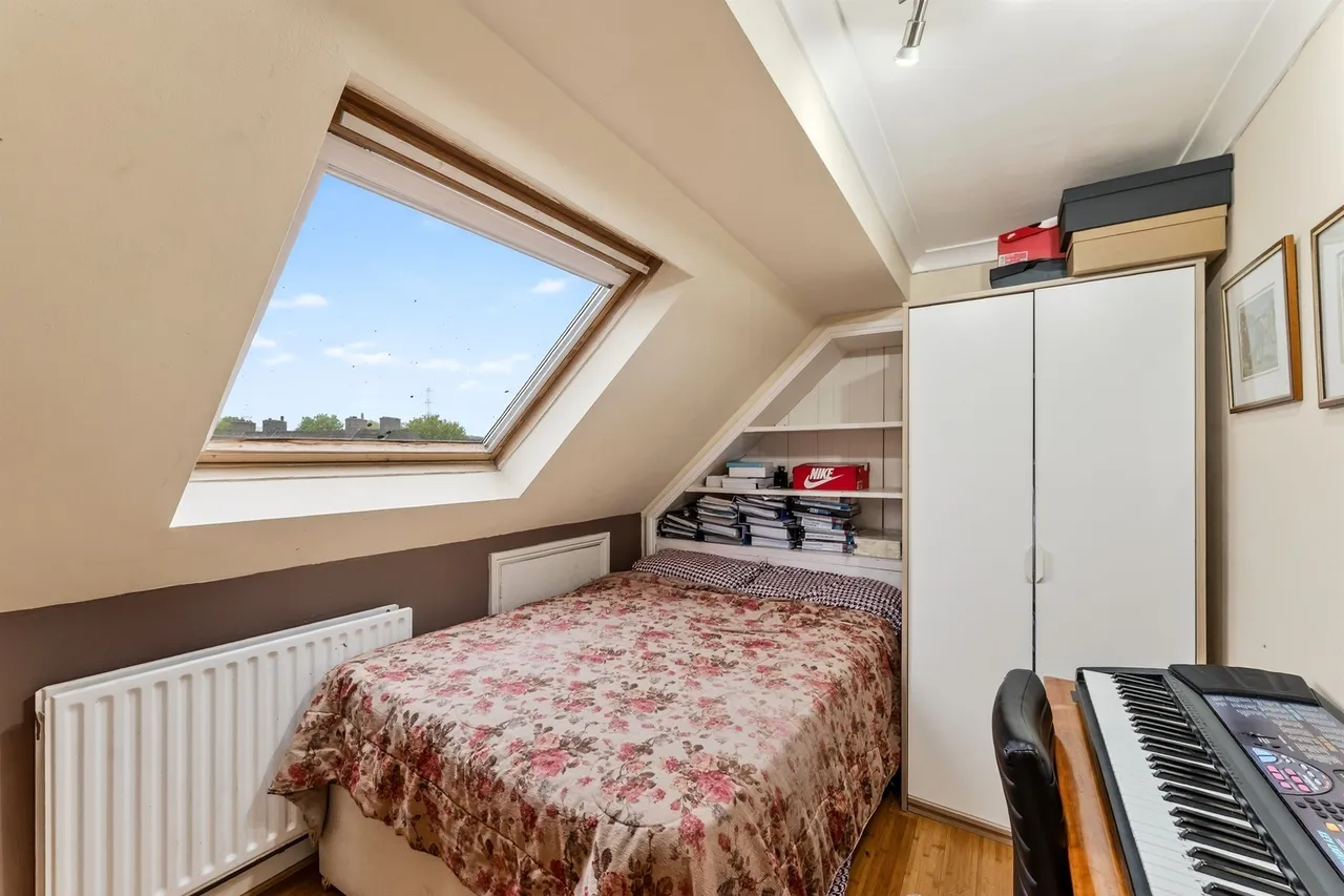 Bishopsford Road, Morden, SM4, photo 13