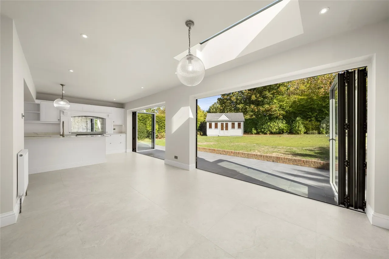 Chalk Lane, East Horsley, KT24, photo 7