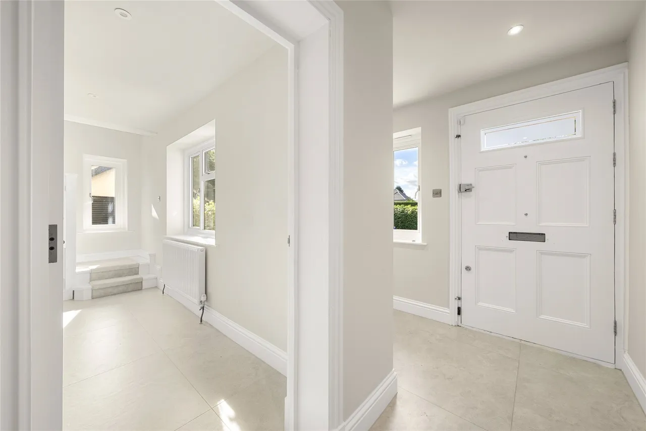 Chalk Lane, East Horsley, KT24, photo 17