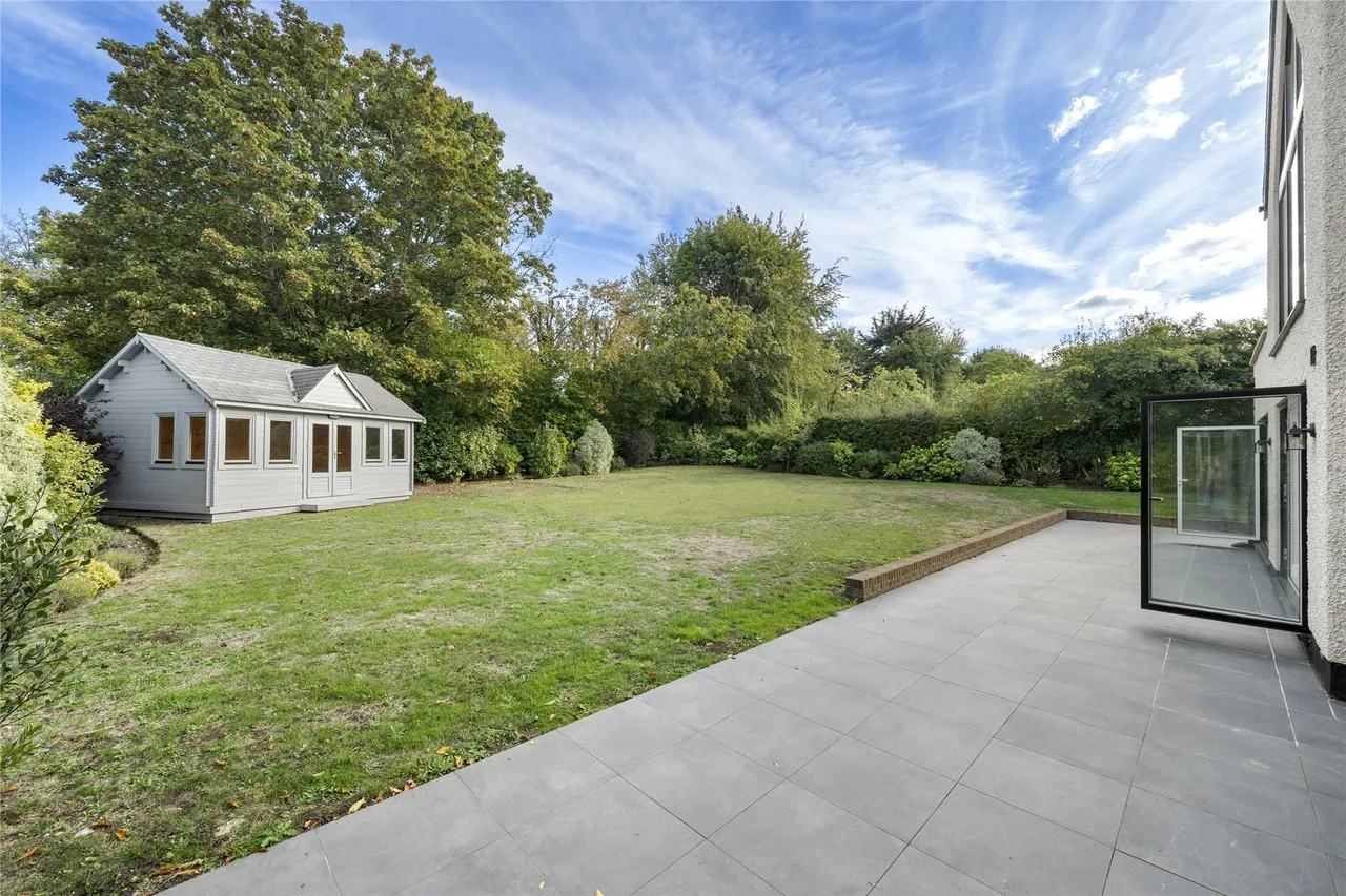 Chalk Lane, East Horsley, KT24, photo 16