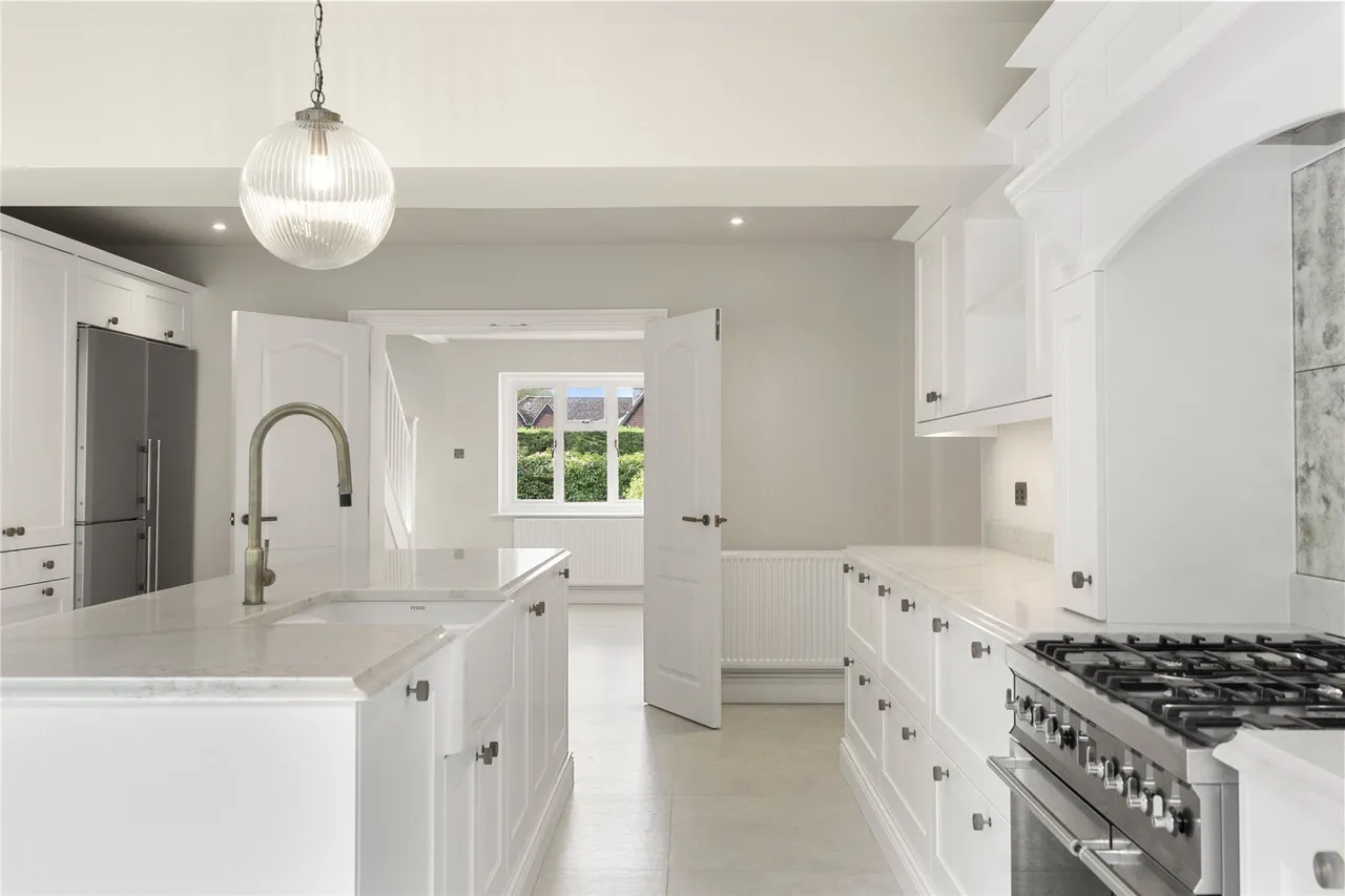 Chalk Lane, East Horsley, KT24, photo 4
