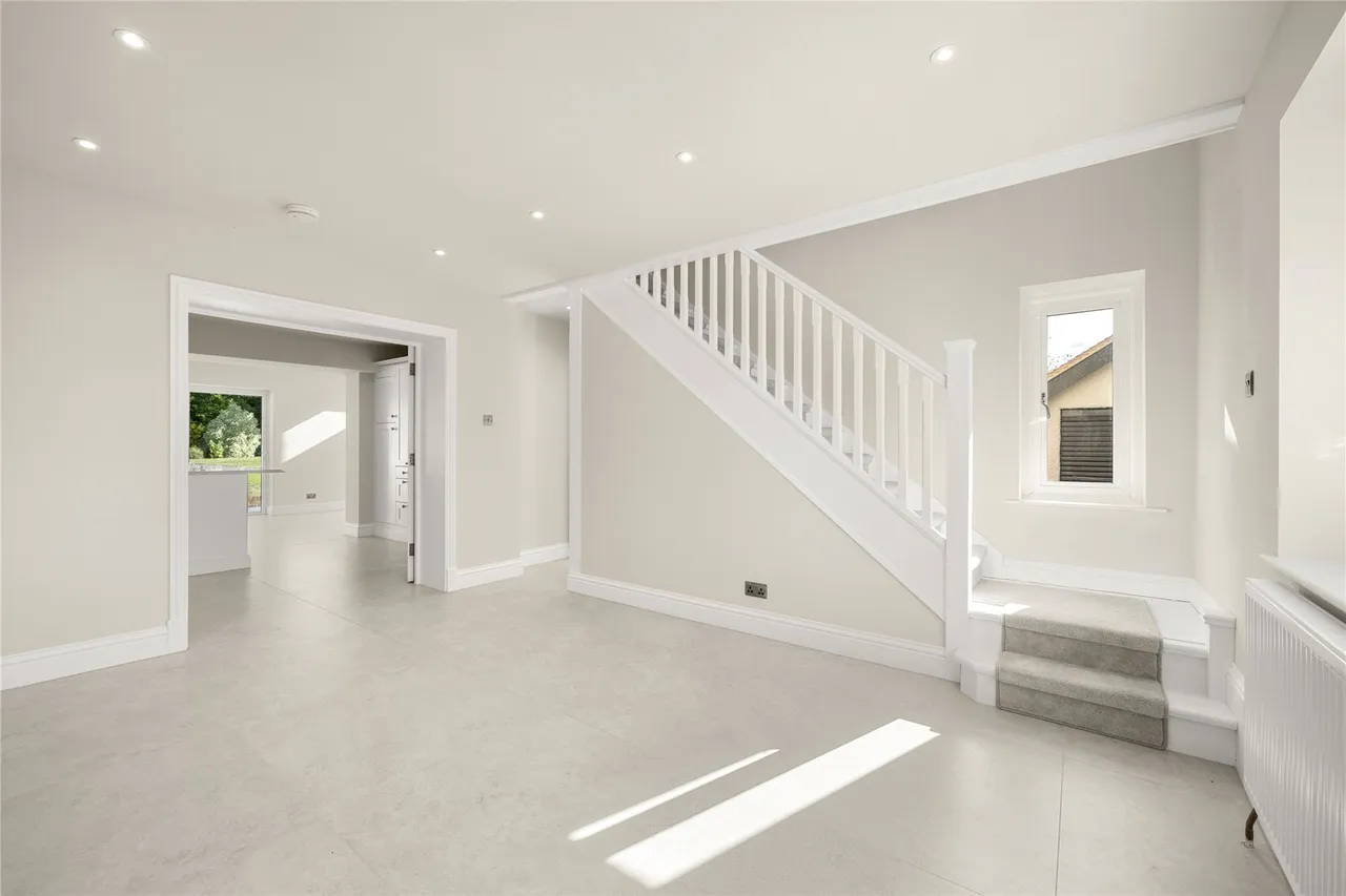 Chalk Lane, East Horsley, KT24, photo 2
