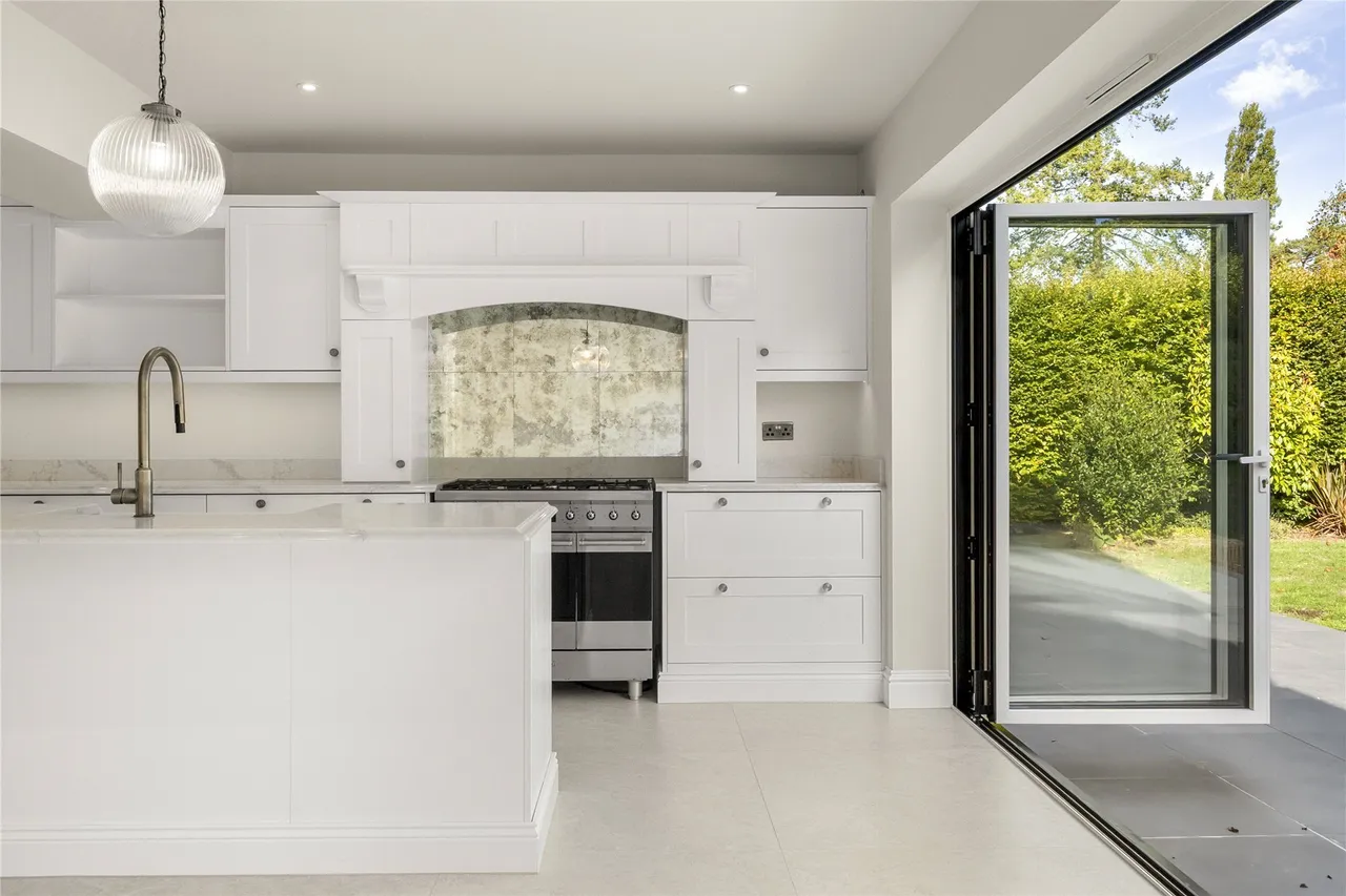 Chalk Lane, East Horsley, KT24, photo 6