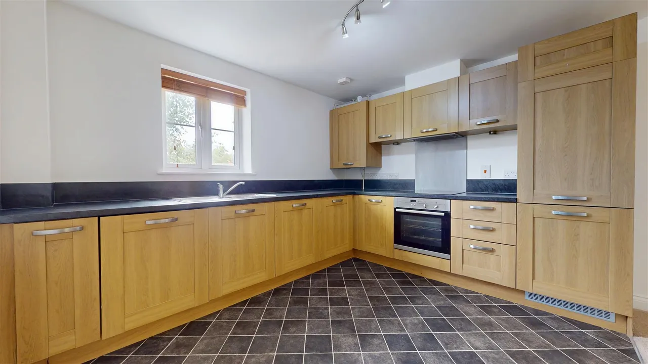 Green Farm Road, Newport Pagnell, photo 4