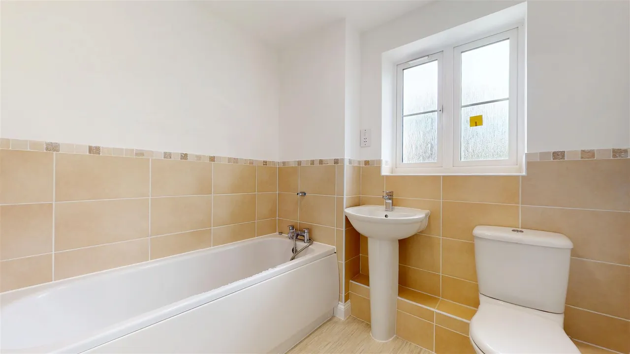 Green Farm Road, Newport Pagnell, photo 11