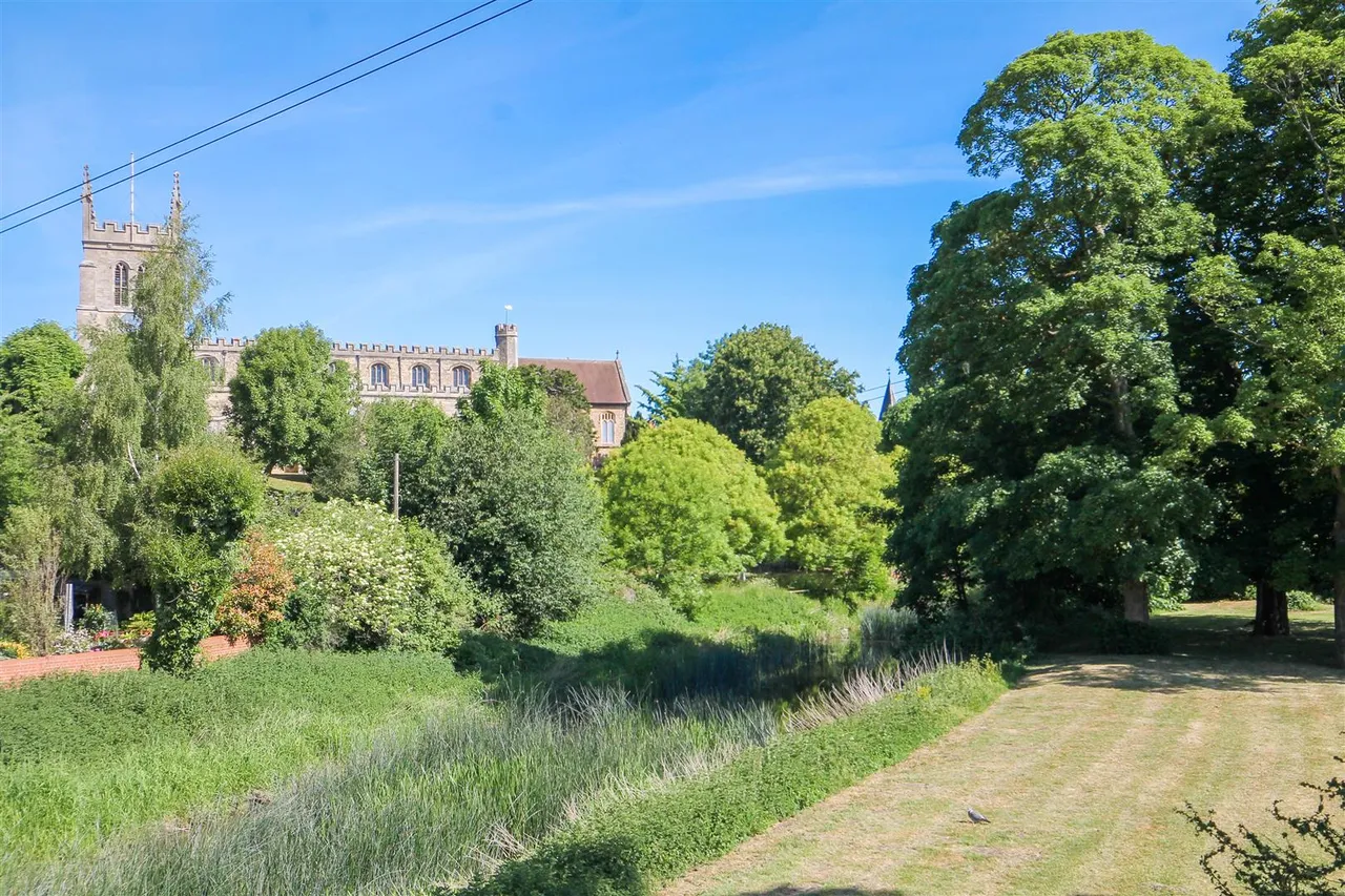 Green Farm Road, Newport Pagnell, photo 14