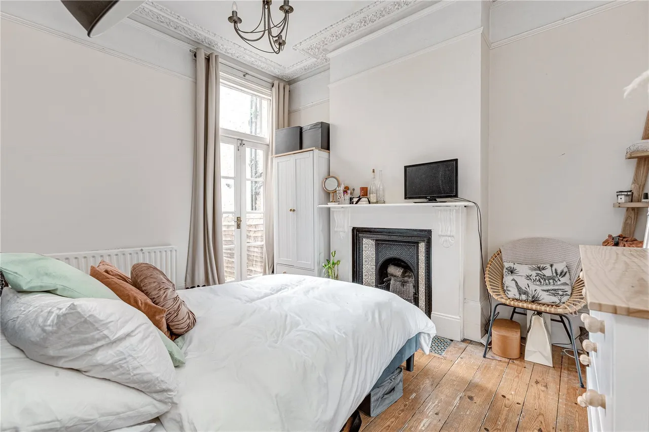 2 bed flat to rent, Lavender Sweep, London, SW11