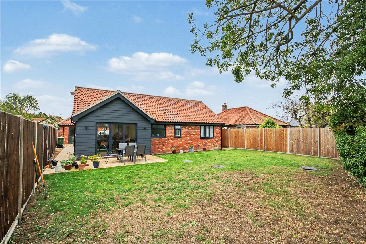 3 bed house for sale, Station Road, Great Moulton, NR15