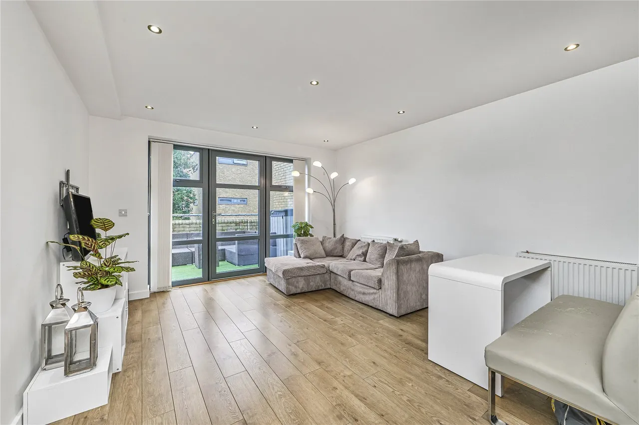 2 bed flat for sale — Oldridge Road, London, SW12