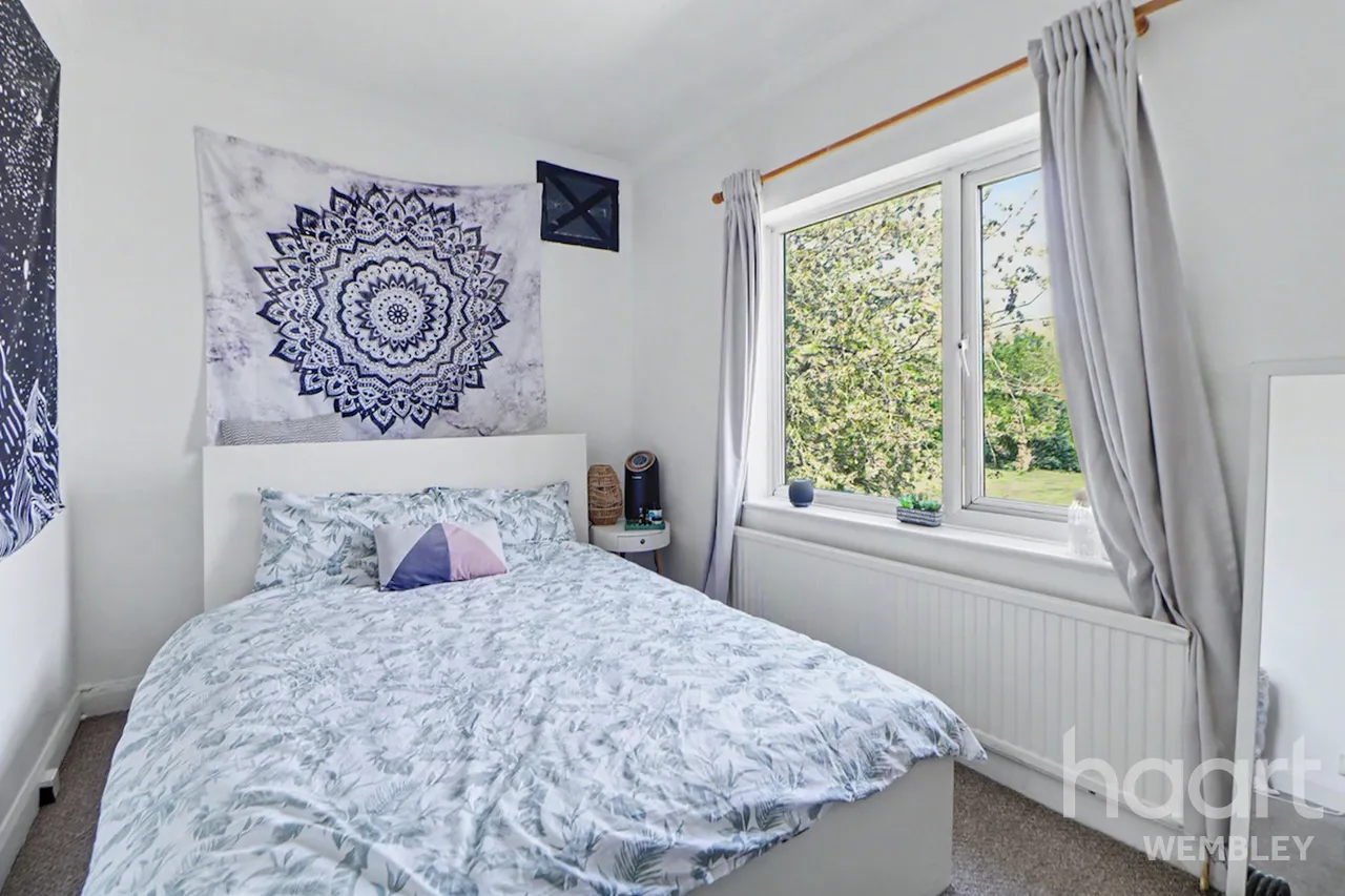 Kings Drive, Wembley, HA9, photo 5
