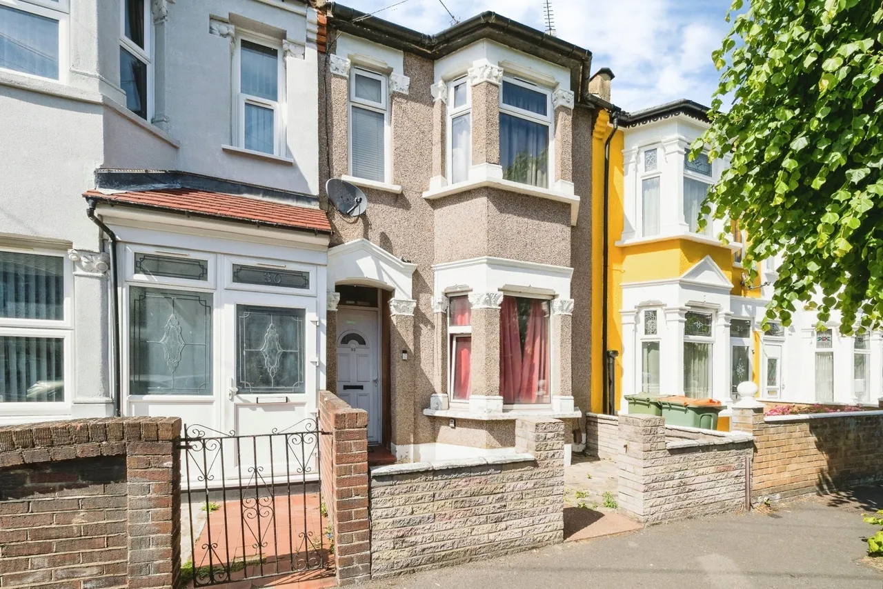 4 bed house for sale — Berkeley Road, Manor Park, London, E12