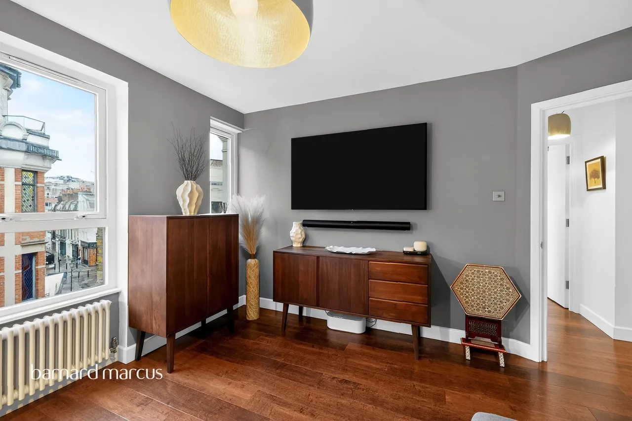 Charing Cross Road, London, WC2H, photo 11