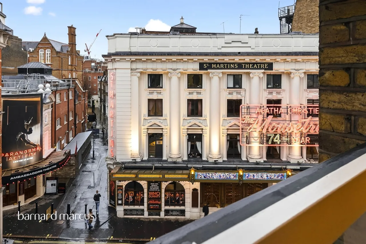 Charing Cross Road, London, WC2H, photo 8