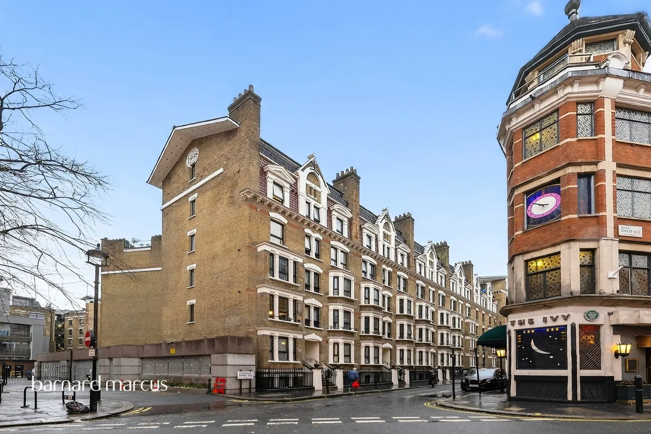 Charing Cross Road, London, WC2H, photo 19