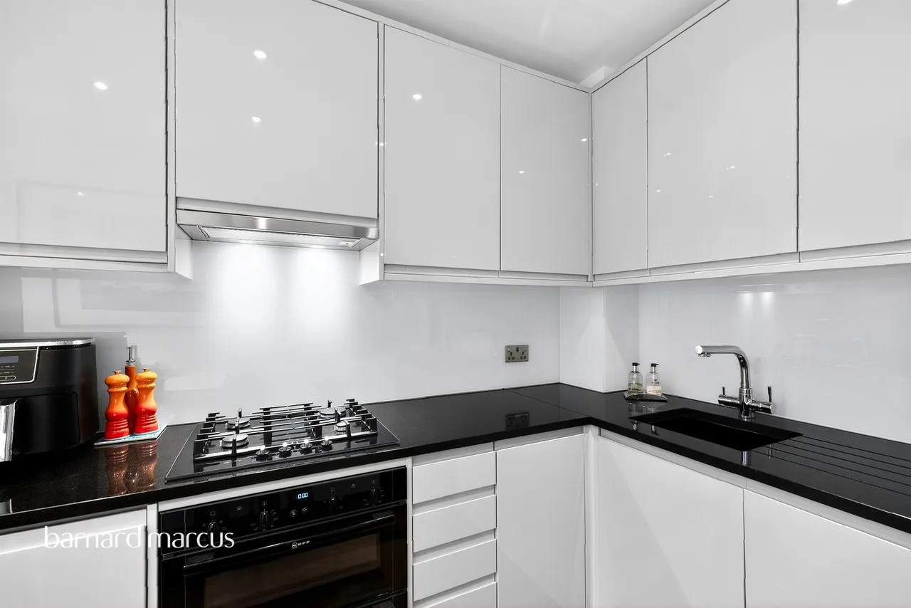 Charing Cross Road, London, WC2H, photo 18