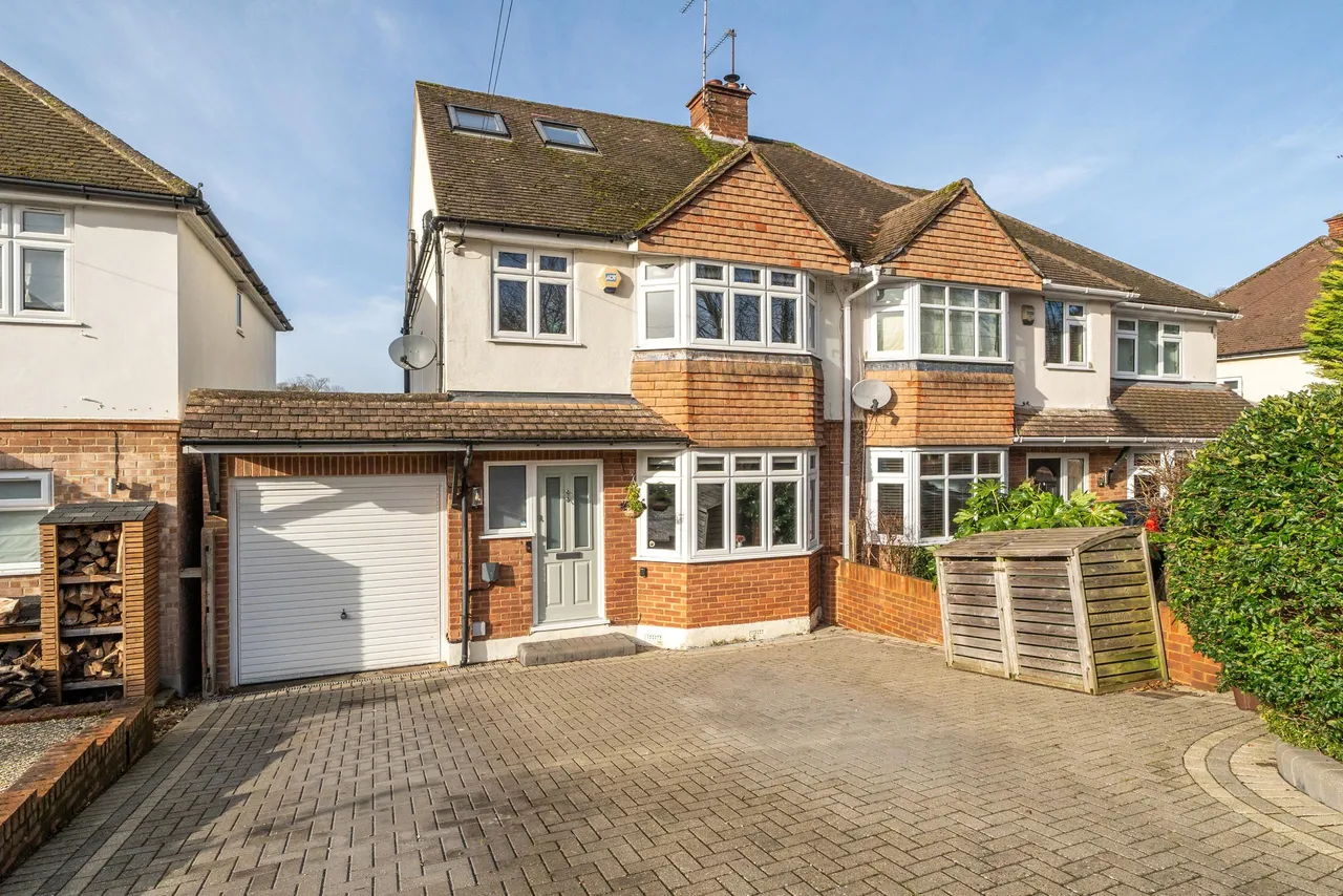 4 bed house for sale — Bramblys Drive, Basingstoke, RG21