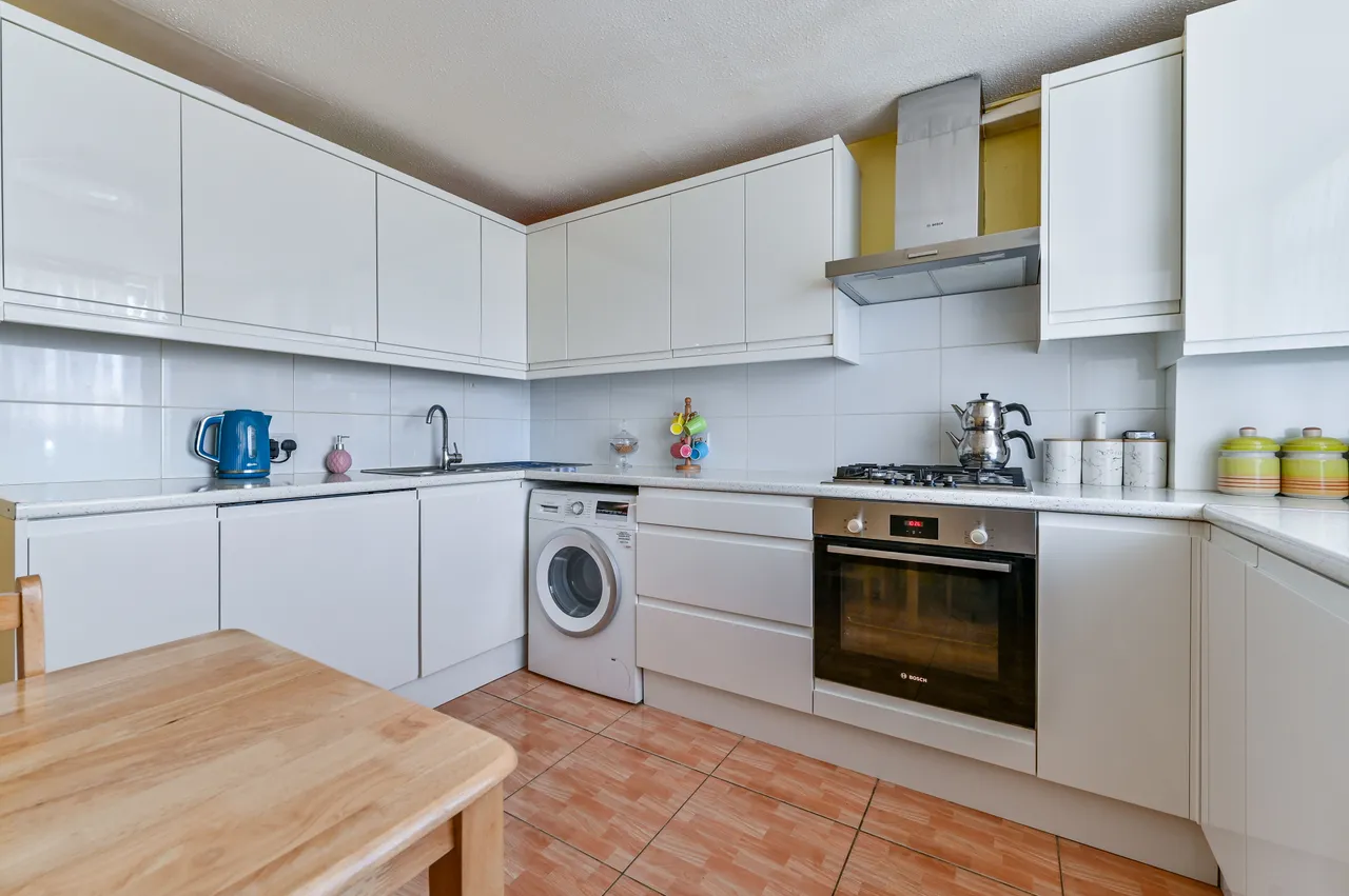 148 Tiverton Road, London, photo 4