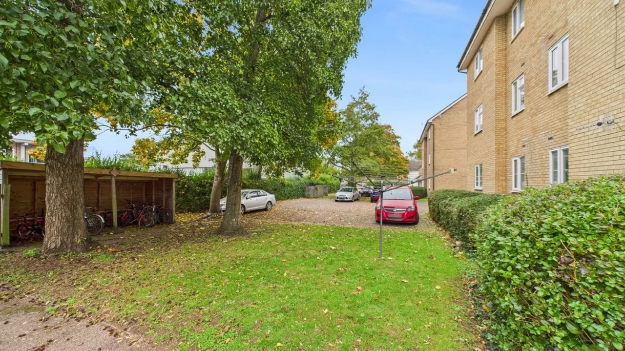 Denham Close, Bury St Edmunds, Suffolk, photo 4