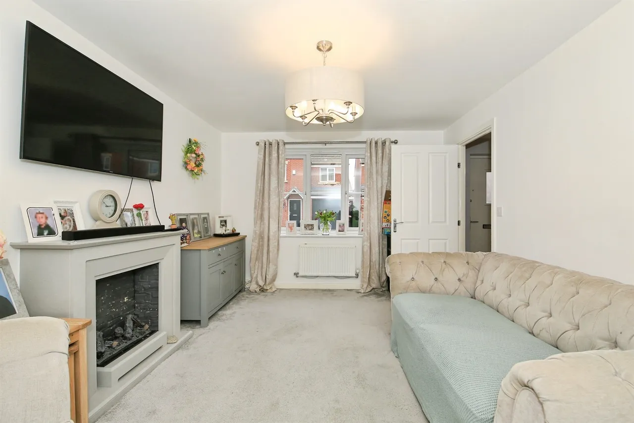 Fenton Close, Hampton Gardens, Peterborough, photo 5