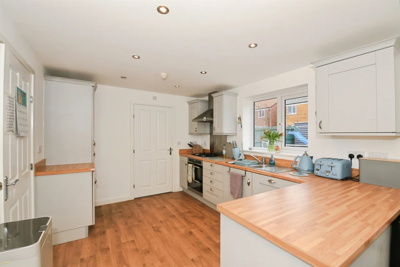 Fenton Close, Hampton Gardens, Peterborough, photo 6