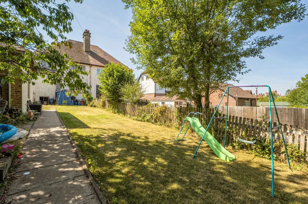 Broadway, Llandrindod Wells, Powys, LD1 5HT, photo 16