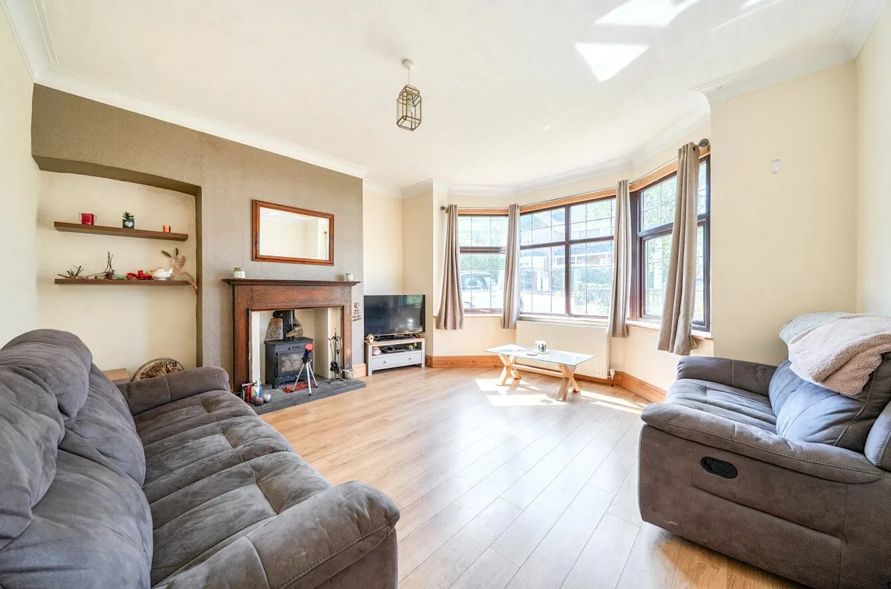 Broadway, Llandrindod Wells, Powys, LD1 5HT, photo 2