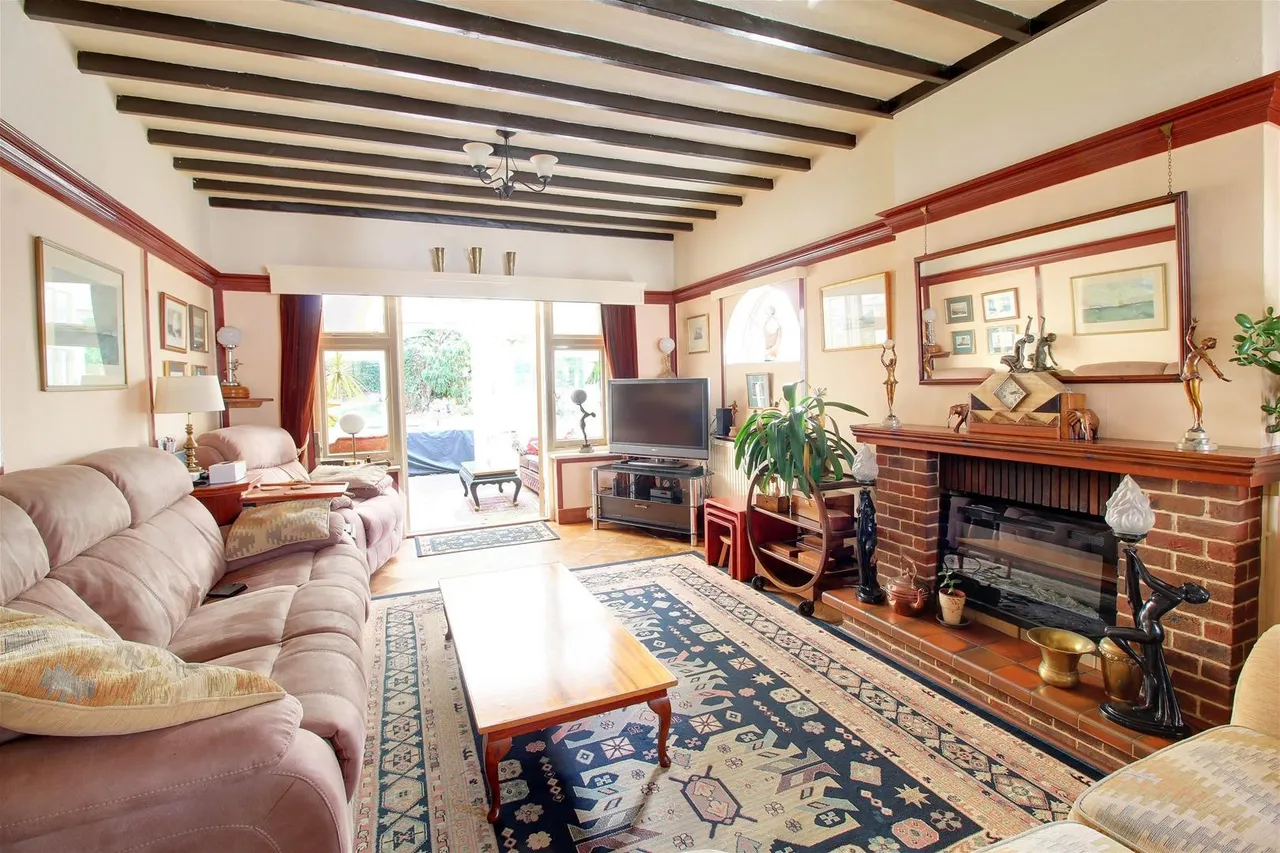 Elmroyd Avenue, Potters Bar, EN6, photo 2